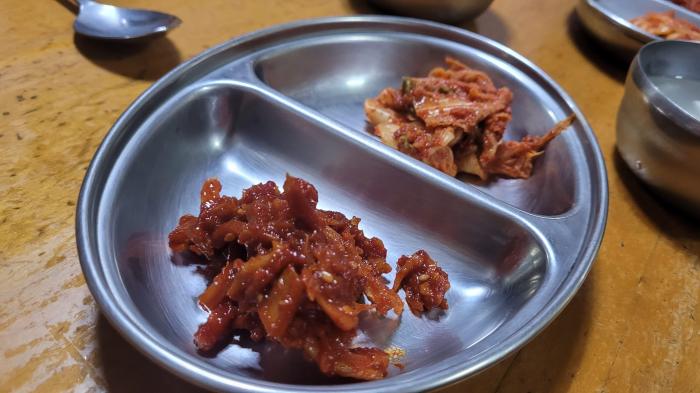 진주-제일식당-가오리무침-김치